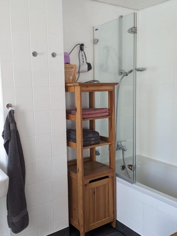 Helles Dachgeschoss-Appartement Krefeld Bagian luar foto